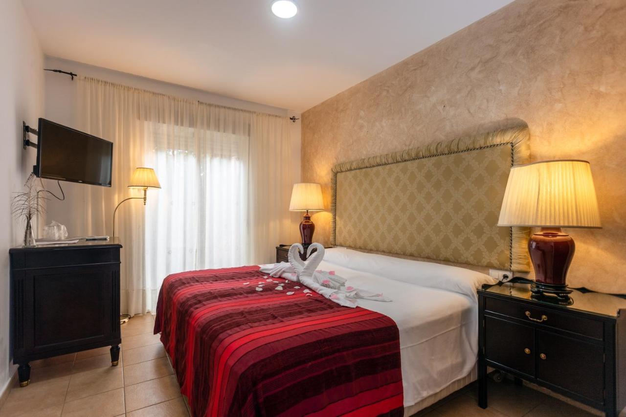 Hostal Alhaja Playa Эль-Пуэрто-де-Санта-Мария Экстерьер фото