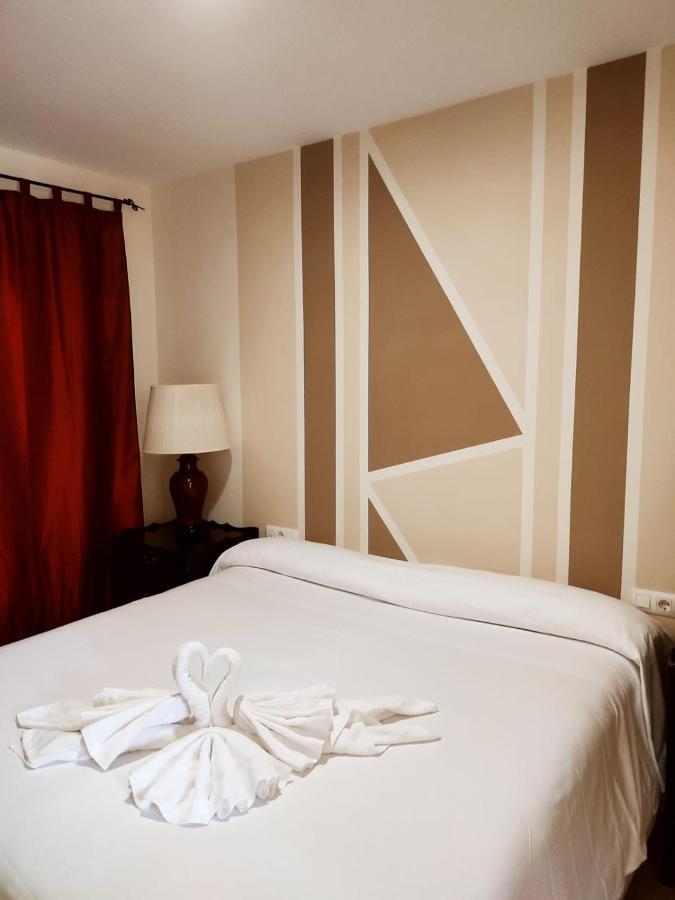 Hostal Alhaja Playa Эль-Пуэрто-де-Санта-Мария Экстерьер фото