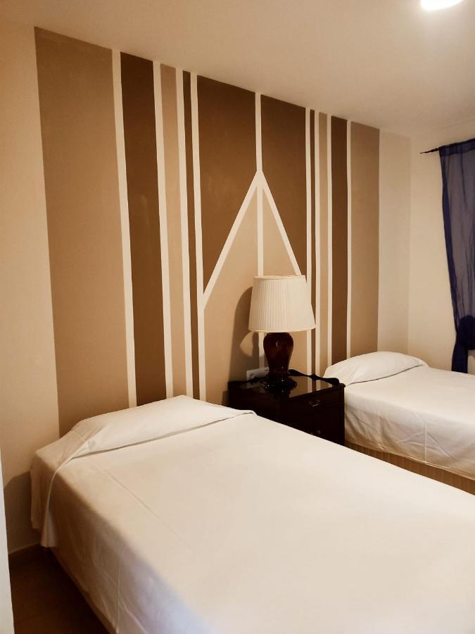 Hostal Alhaja Playa Эль-Пуэрто-де-Санта-Мария Экстерьер фото