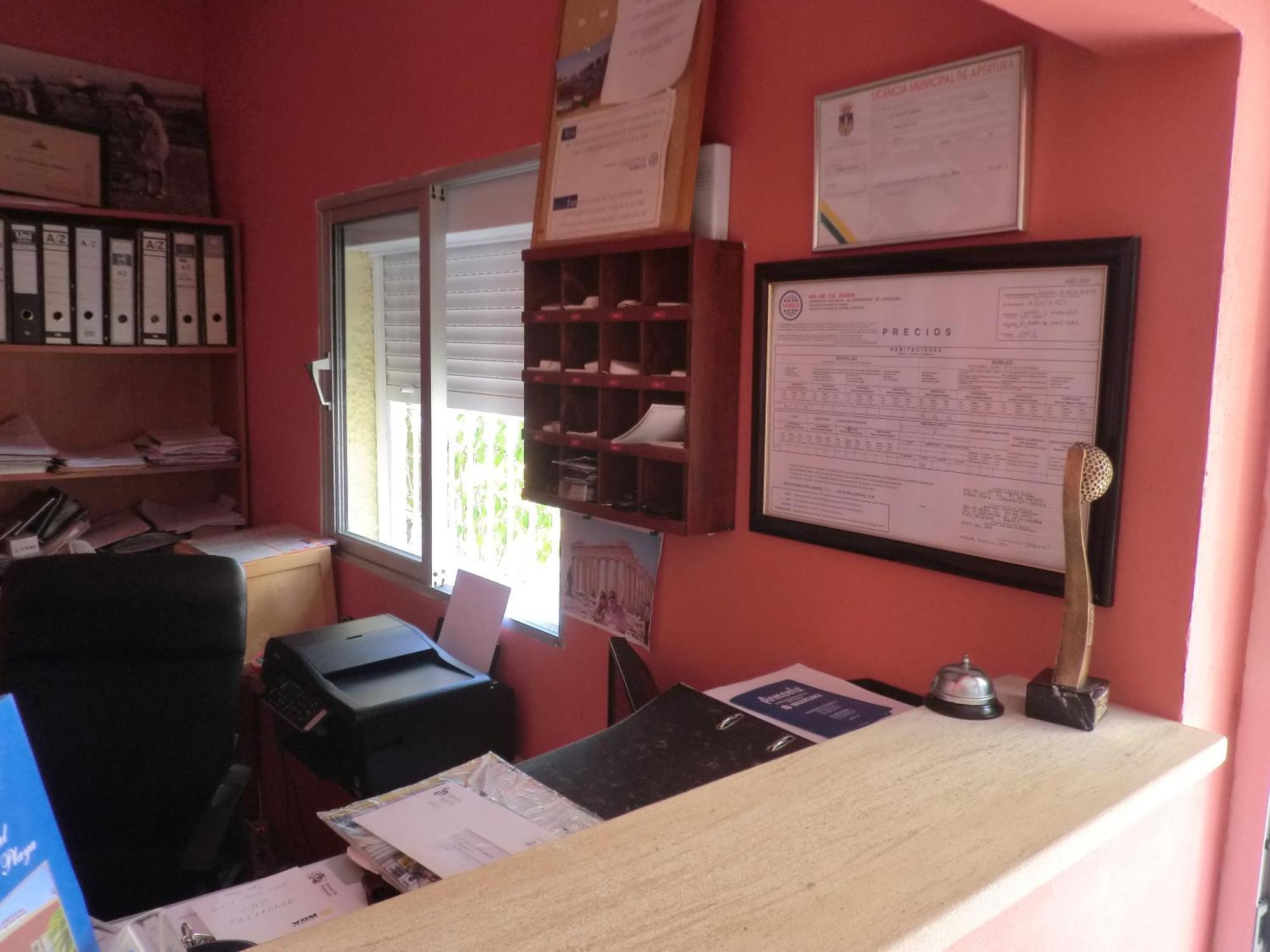 Hostal Alhaja Playa Эль-Пуэрто-де-Санта-Мария Экстерьер фото
