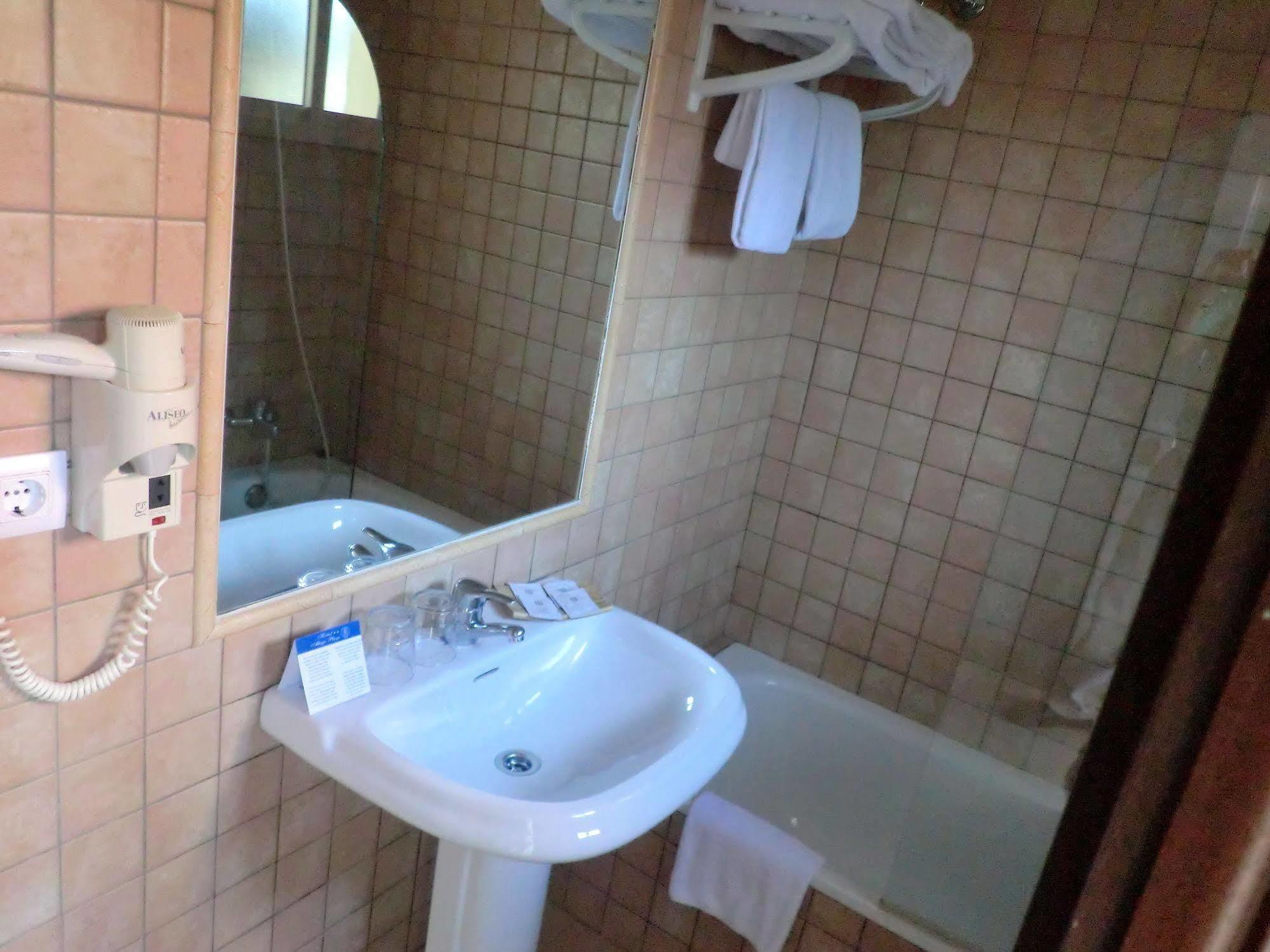 Hostal Alhaja Playa Эль-Пуэрто-де-Санта-Мария Экстерьер фото