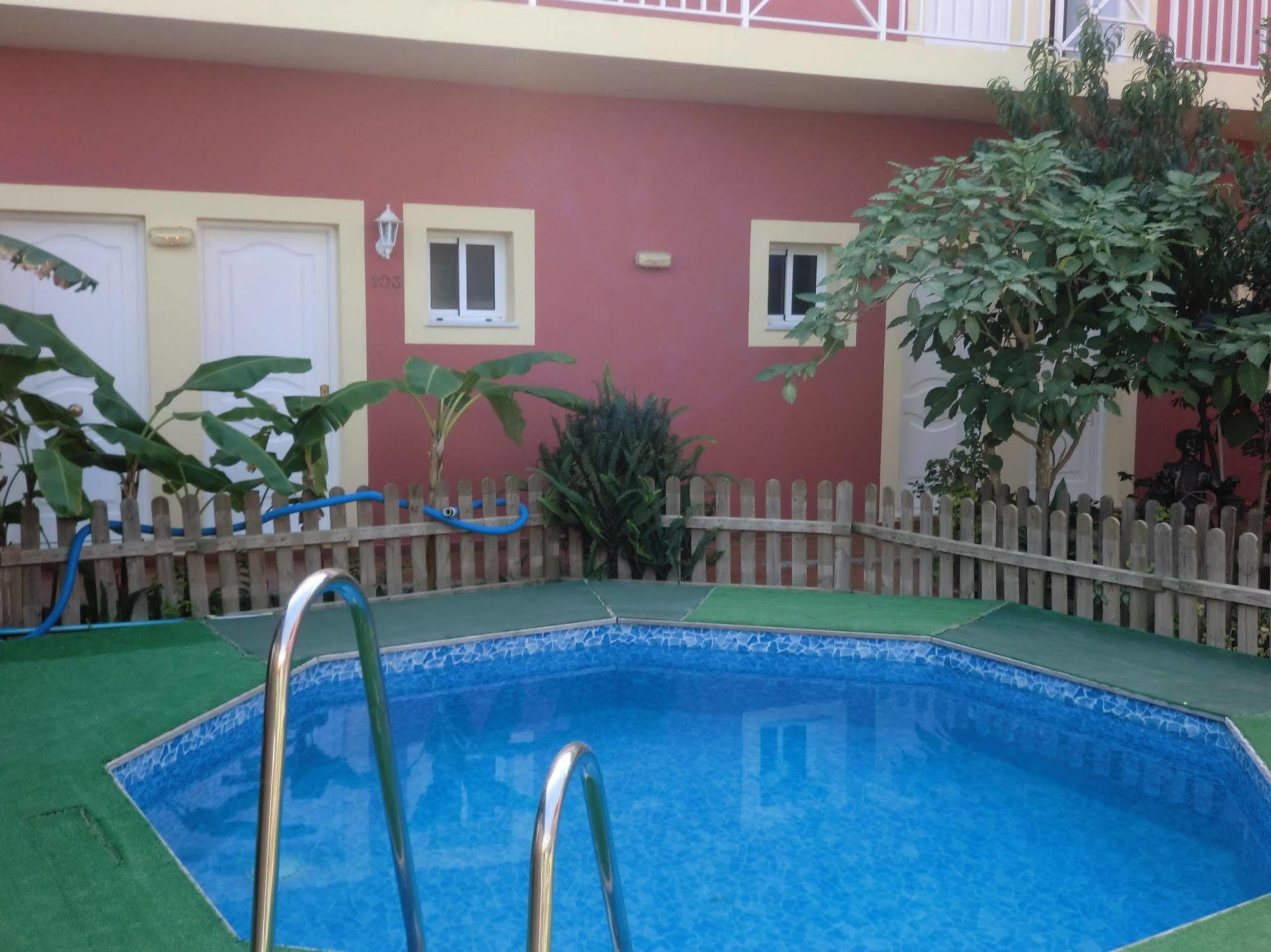 Hostal Alhaja Playa Эль-Пуэрто-де-Санта-Мария Экстерьер фото