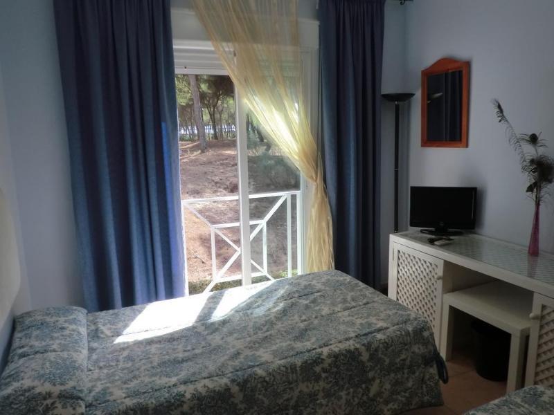 Hostal Alhaja Playa Эль-Пуэрто-де-Санта-Мария Экстерьер фото